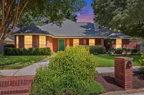 602 Summerwood Dr, New Braunfels, TX 78130