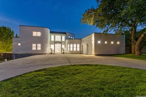 910 Silent Holw, San Antonio, TX 78260