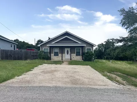1491 Live Oak Dr, Spring Branch, TX 78070