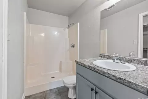 Bath - 302 Bain Dr, Devine, TX 78016 photo 1 of 1