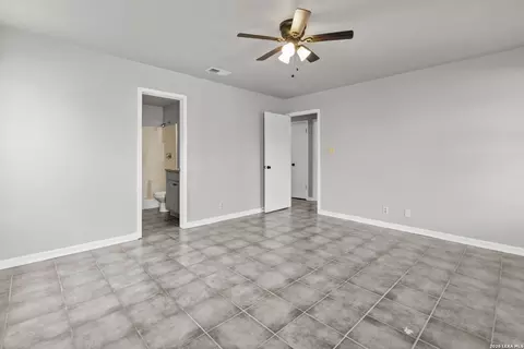 Bedroom - 302 Bain Dr, Devine, TX 78016 photo 1 of 2