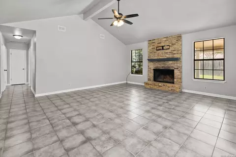 Living - 302 Bain Dr, Devine, TX 78016 photo 1 of 5