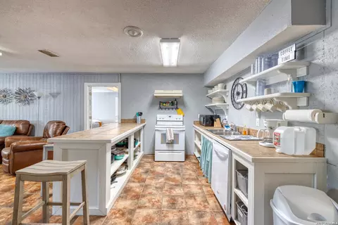 Kitchen - 100 Pineview, Concan, TX 78838 photo 2 of 2