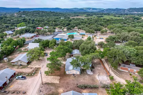 View/Area - 100 Pineview, Concan, TX 78838 photo 2 of 11