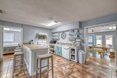 Kitchen - 100 Pineview, Concan, TX 78838 photo 1 of 2
