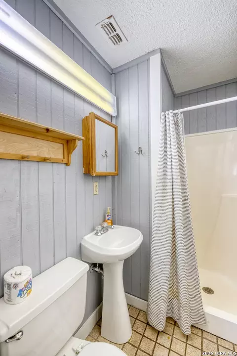 Bath - 100 Pineview, Concan, TX 78838 photo 2 of 3