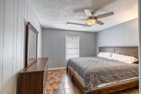 Bedroom - 100 Pineview, Concan, TX 78838 photo 3 of 8