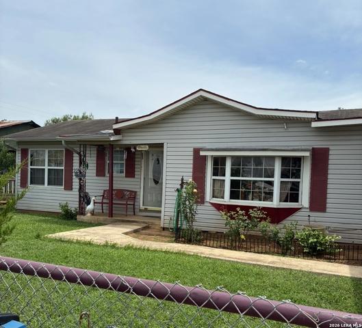 323 E White St, Dilley, TX 78017
