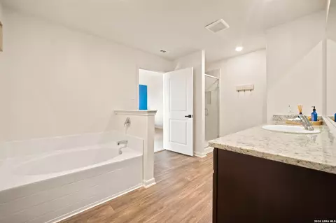Bath - 15310 Escalante Pass, Von Ormy, TX 78073 photo 1 of 3