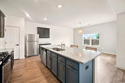 Kitchen - 15310 Escalante Pass, Von Ormy, TX 78073 photo 3 of 3