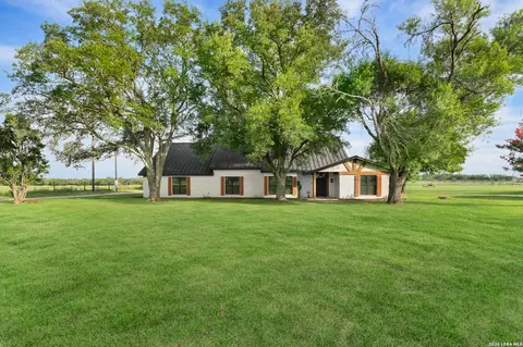 1591 Leissner School, Seguin, TX 78155