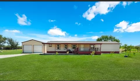 13808 Greenwood Rd, Atascosa, TX 78002