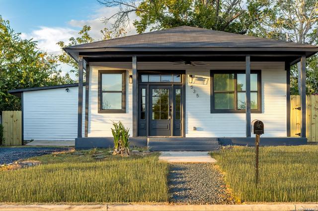535 Austin St, Pleasanton, TX 78064