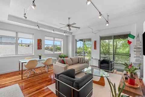 831 S Flores #3216, San Antonio, TX 78204