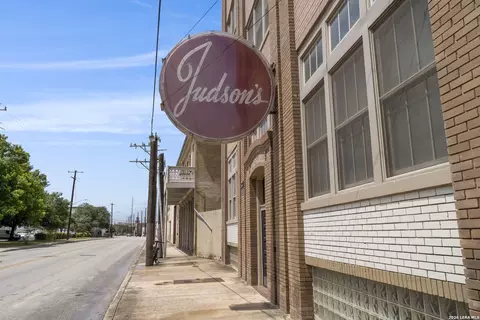 831 S Flores #3216, San Antonio, TX 78204