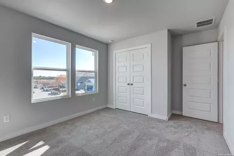 Bedroom - 5526 Franklin Hls, Von Ormy, TX 78073 photo 4 of 5