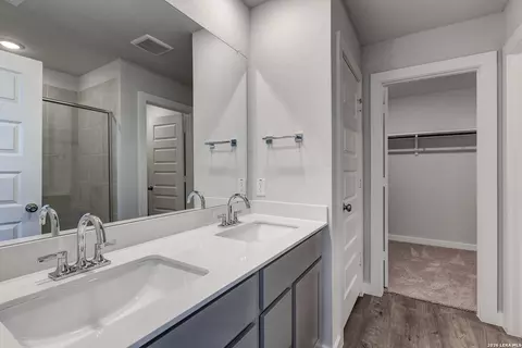 Bath - 5526 Franklin Hls, Von Ormy, TX 78073 photo 1 of 5