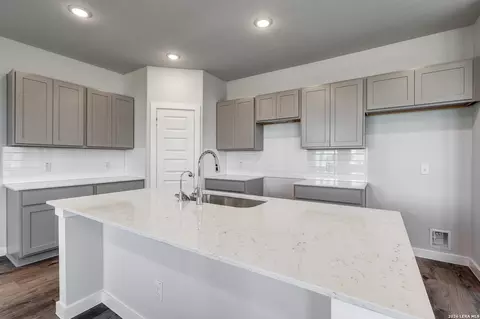 Kitchen - 5526 Franklin Hls, Von Ormy, TX 78073 photo 2 of 2