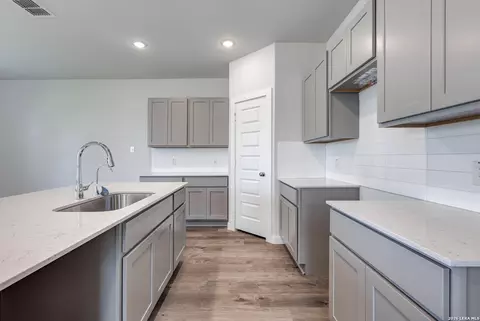 Kitchen - 5526 Franklin Hls, Von Ormy, TX 78073 photo 1 of 2