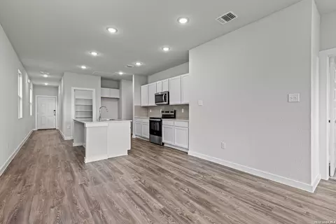 Entry Way - 5527 Franklin Hls, Von Ormy, TX 78073 photo 3 of 4