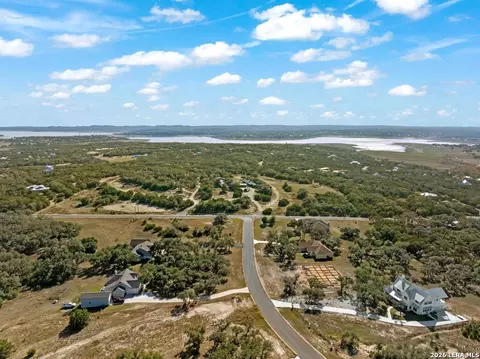 901 Cedar Rise Dr, Canyon Lake, TX 78133