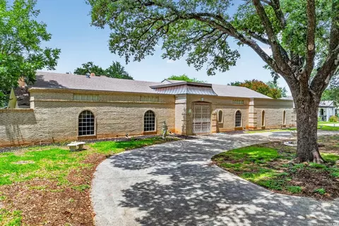107 Chattington Ct, San Antonio, TX 78213