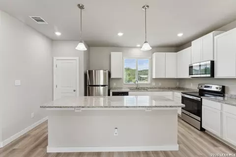 21503 Sir Walter Ln #21503, San Antonio, TX 78256