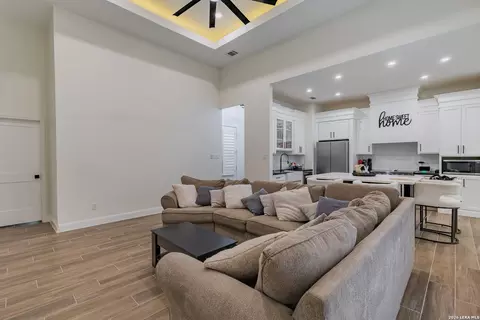 709 Encinal Dr, Eagle Pass, TX 78852 photo 8