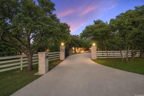 7419 Secretariat Ln, Fair Oaks Ranch, TX 78015