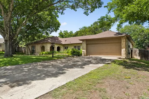 8706 Golden Vw, Windcrest, TX 78239