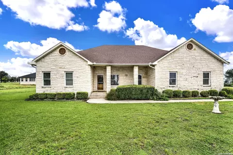 174 Edgewood, Bandera, TX 78003