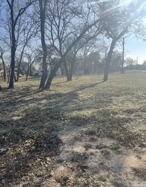1075 Clear Lake Loop, Poteet, TX 78065
