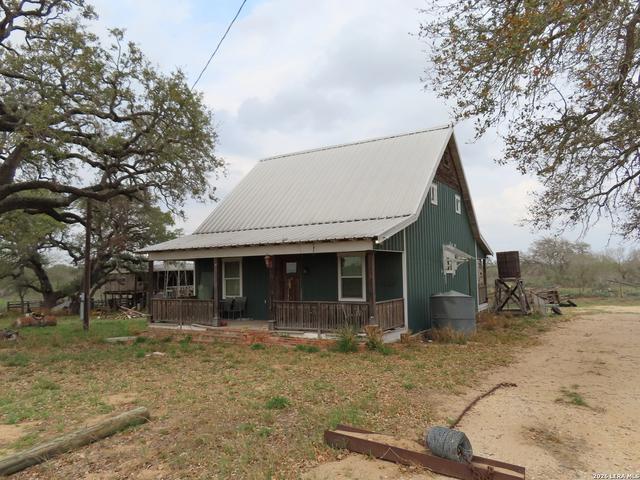 678 Tank Hollow Rd, Poteet, TX 78065