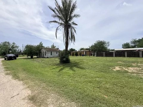 Other - 600 Crouch Ave, Devine, TX 78016 photo 5 of 5
