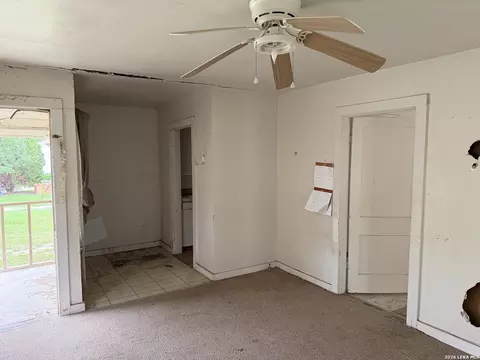 Entry Way - 600 Crouch Ave, Devine, TX 78016 photo 1 of 1
