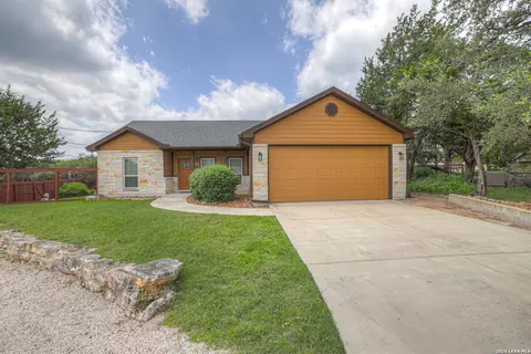 596 Riviera Dr, Canyon Lake, TX 78133