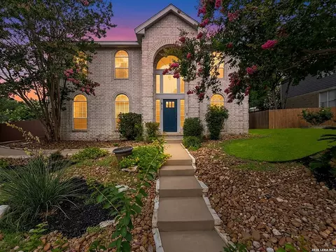 815 Stoneway Dr, San Antonio, TX 78258