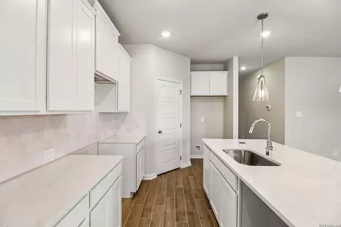 Kitchen - 2803 Junction Bay, Converse, TX 78109 photo 2 of 3