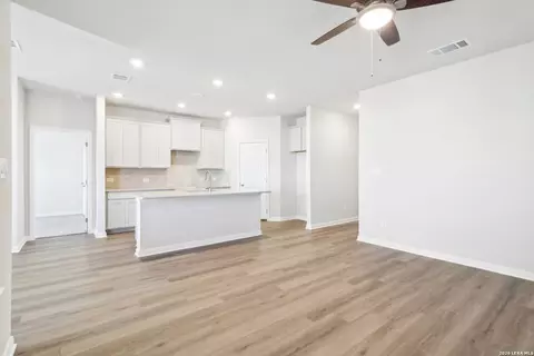 Living - 2803 Junction Bay, Converse, TX 78109 photo 2 of 4