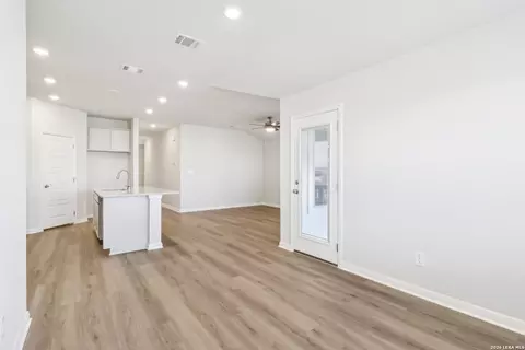Living - 2803 Junction Bay, Converse, TX 78109 photo 3 of 4