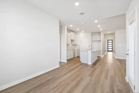 Entry Way - 2803 Junction Bay, Converse, TX 78109 photo 5 of 8
