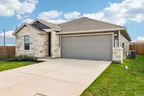 Exterior - 2803 Junction Bay, Converse, TX 78109 photo 4 of 9