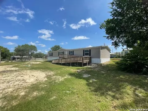 729 Saddle Dr, Bandera, TX 78003