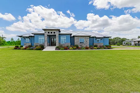 731 County Road 356, Adkins, TX 78101