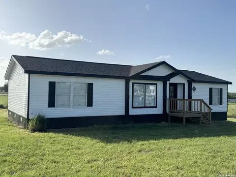 480 Brooks Ln, Poteet, TX 78065