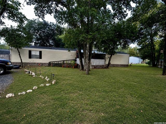 3911 Anaqua Dr, Elmendorf, TX 78112