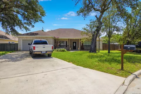 Exterior - 313 Howard Dr, Devine, TX 78016 photo 7 of 7