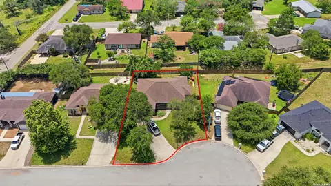 View/Area - 313 Howard Dr, Devine, TX 78016 photo 1 of 6