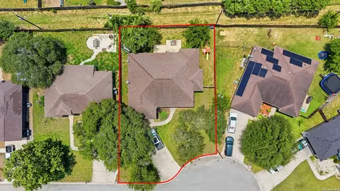 View/Area - 313 Howard Dr, Devine, TX 78016 photo 5 of 6