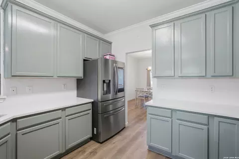 Kitchen - 313 Howard Dr, Devine, TX 78016 photo 4 of 4